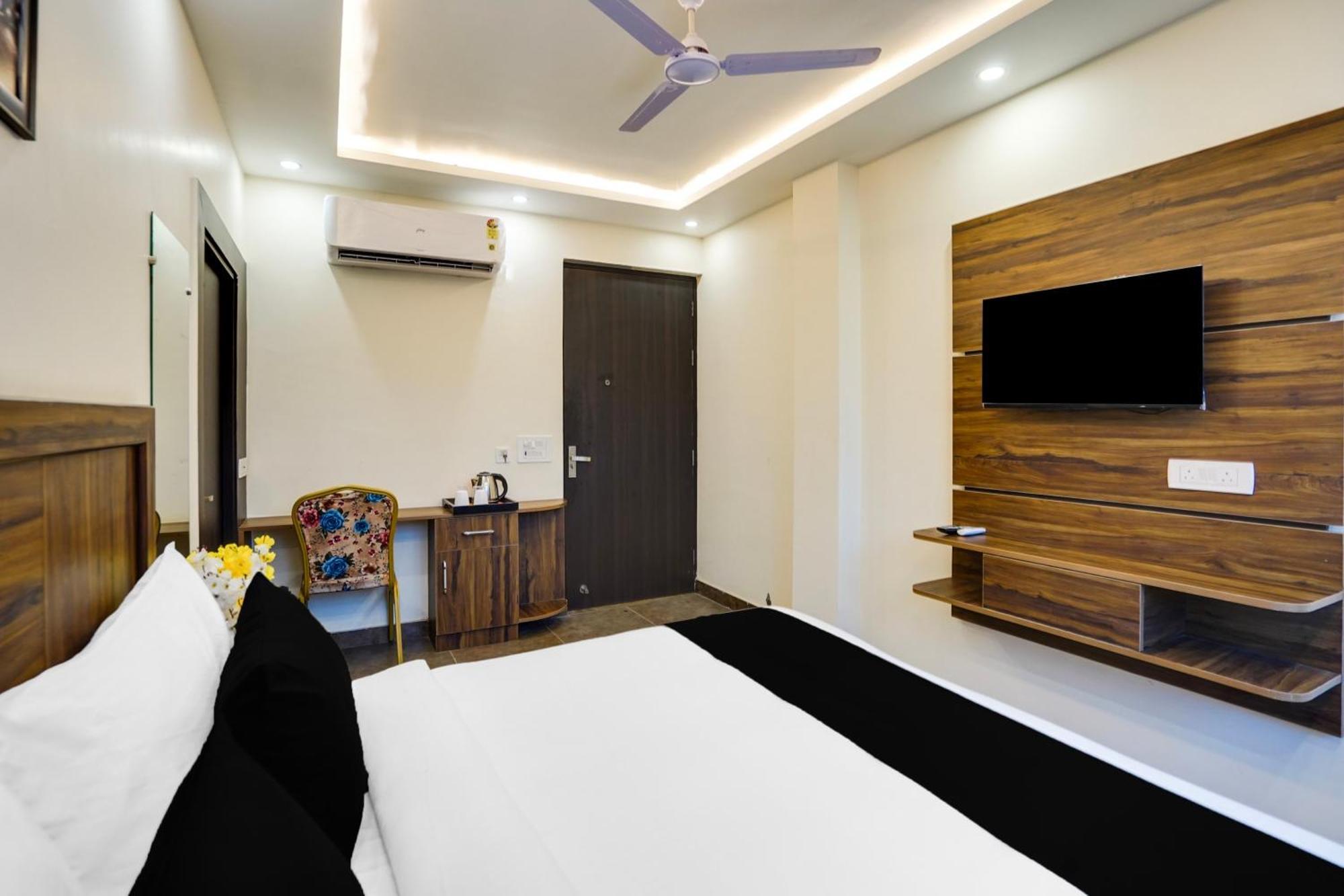 Super Townhouse The Royal Casa Ghaziabad Exterior foto