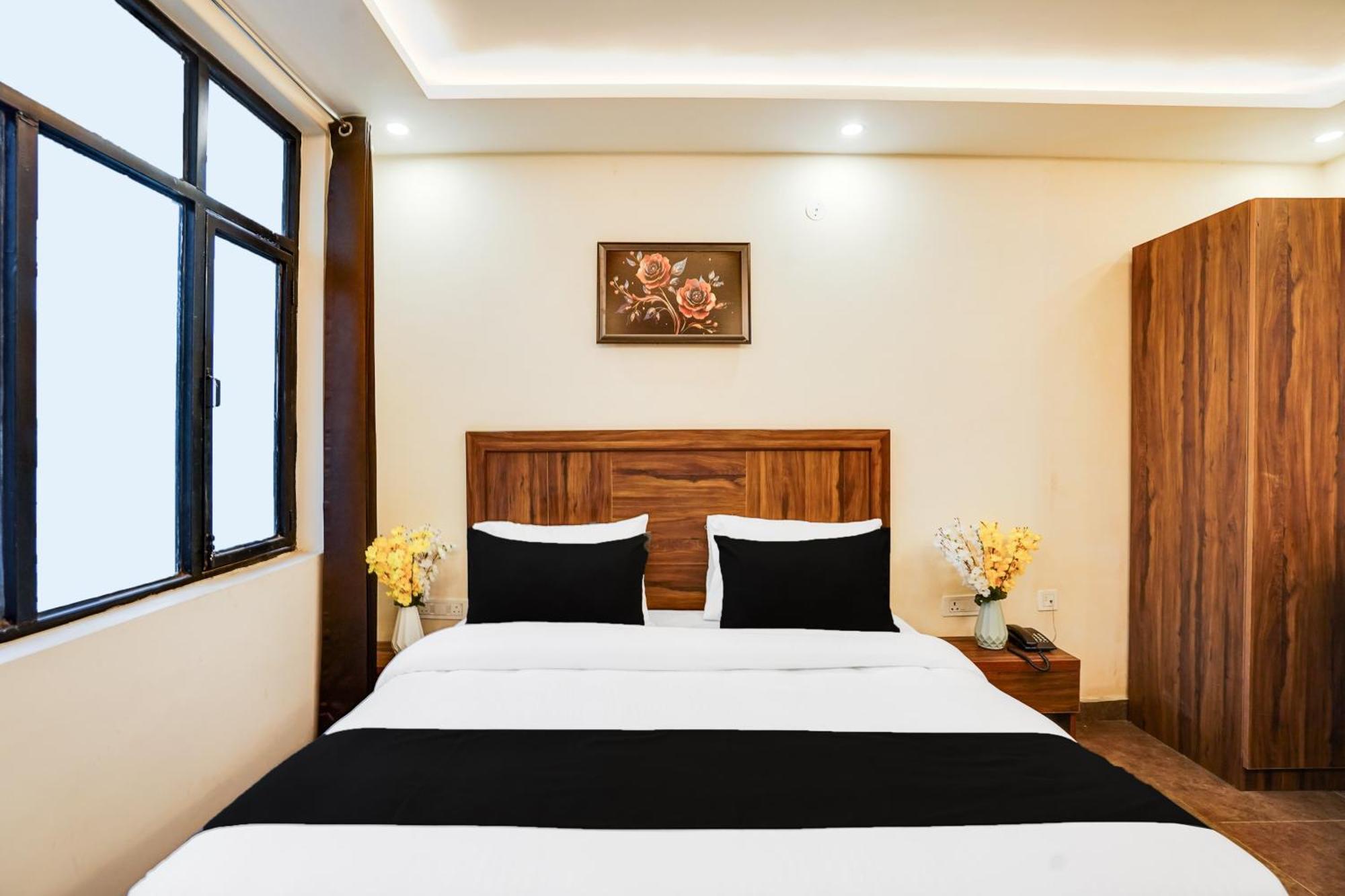 Super Townhouse The Royal Casa Ghaziabad Exterior foto