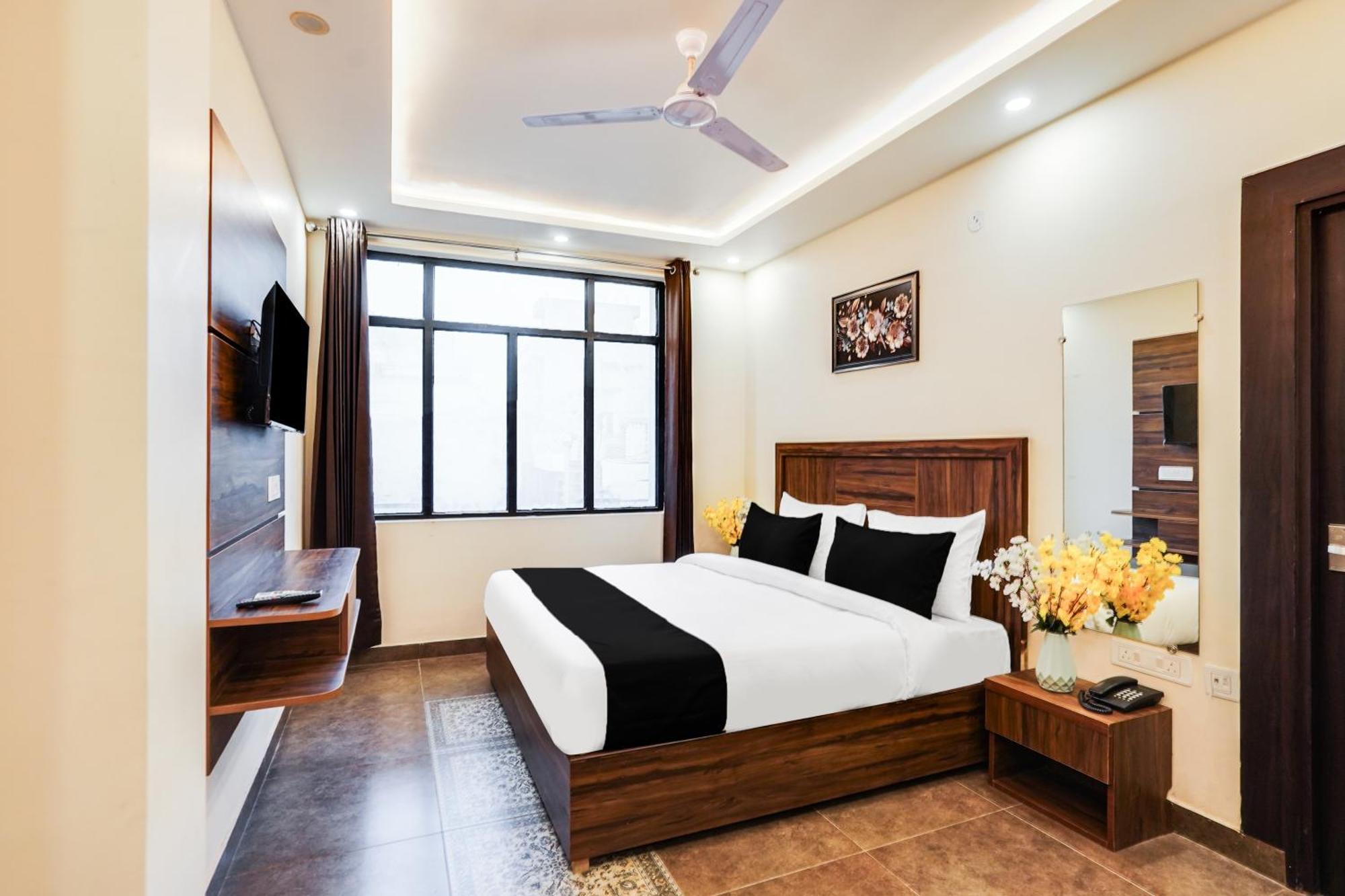 Super Townhouse The Royal Casa Ghaziabad Exterior foto