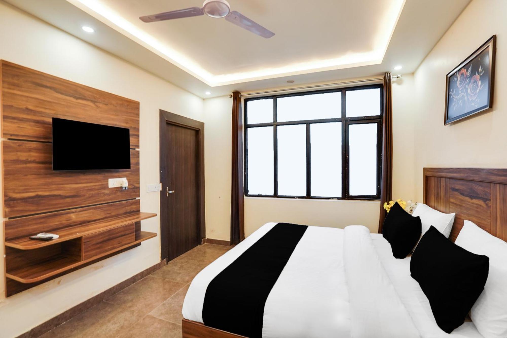 Super Townhouse The Royal Casa Ghaziabad Exterior foto