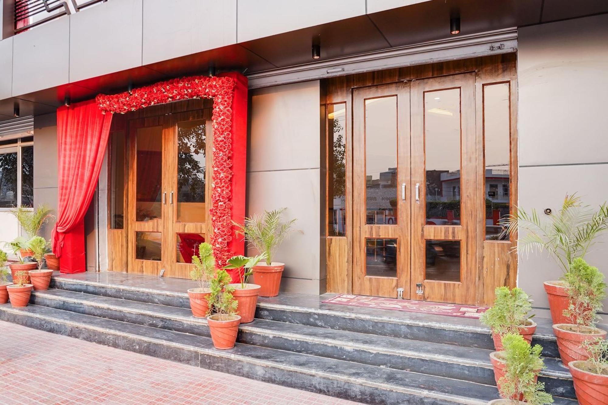 Super Townhouse The Royal Casa Ghaziabad Exterior foto
