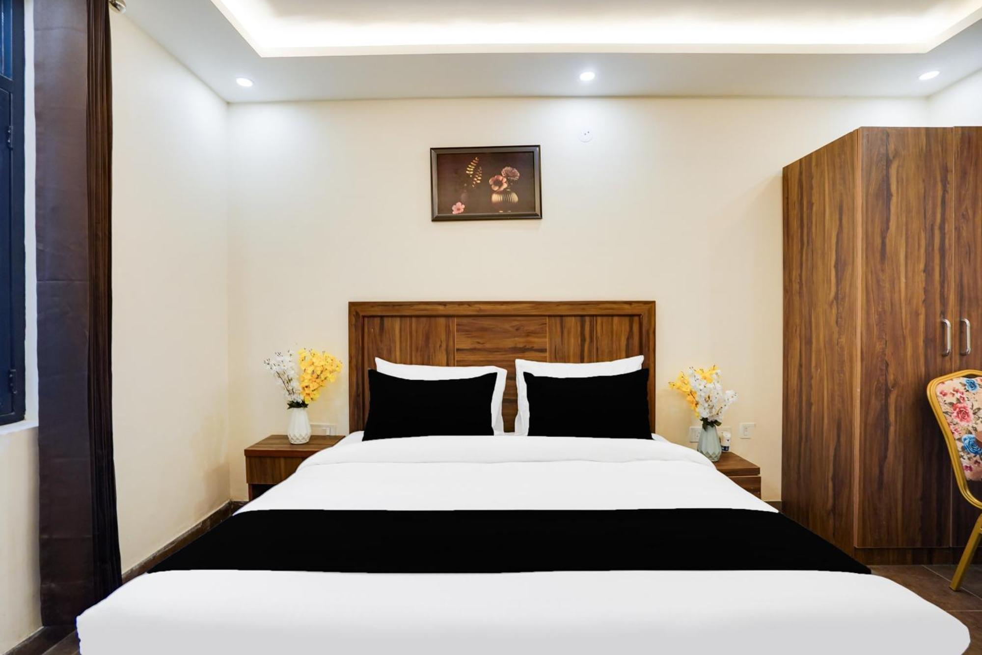 Super Townhouse The Royal Casa Ghaziabad Exterior foto