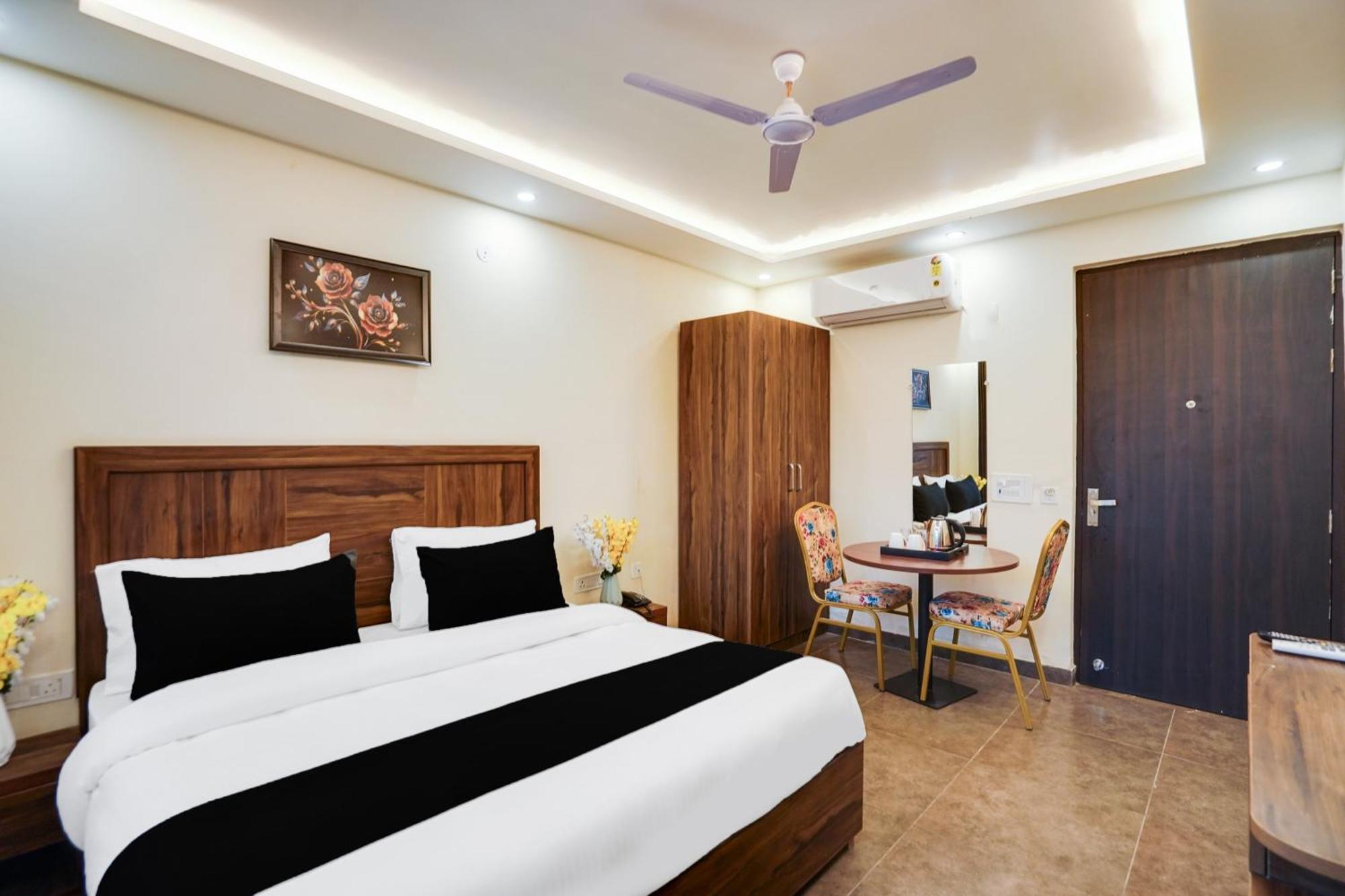 Super Townhouse The Royal Casa Ghaziabad Exterior foto