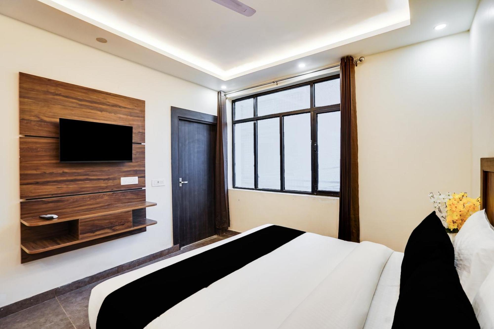 Super Townhouse The Royal Casa Ghaziabad Exterior foto
