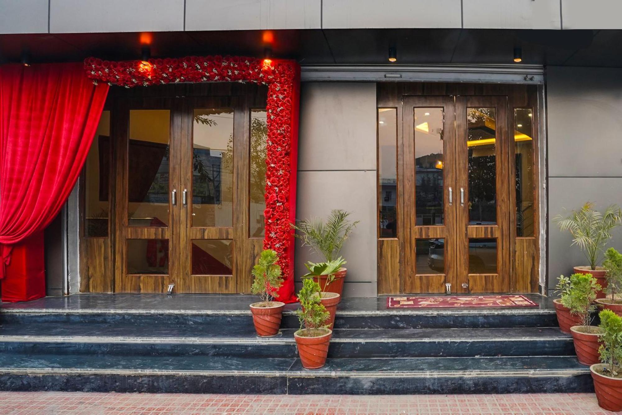 Super Townhouse The Royal Casa Ghaziabad Exterior foto