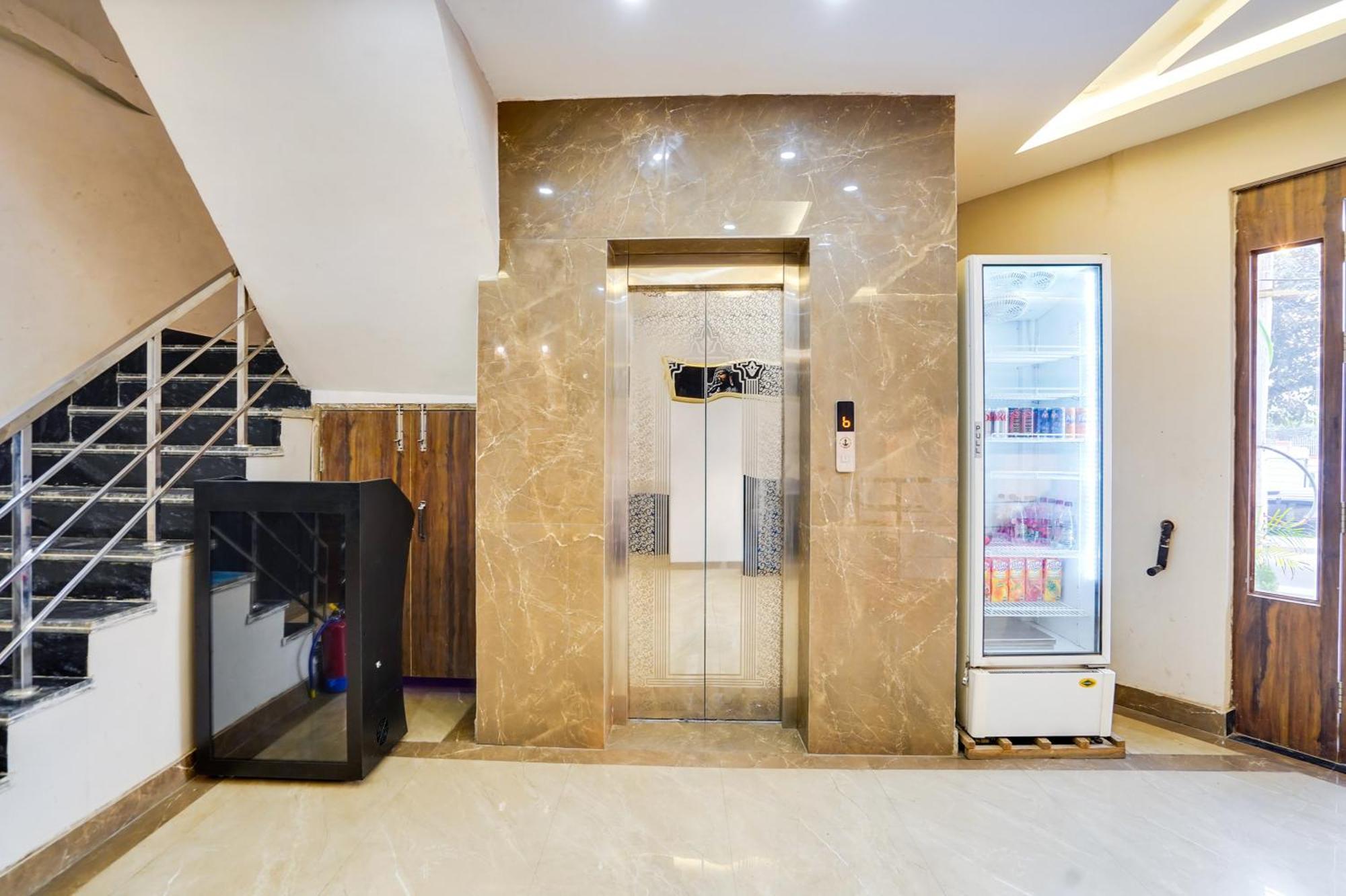 Super Townhouse The Royal Casa Ghaziabad Exterior foto