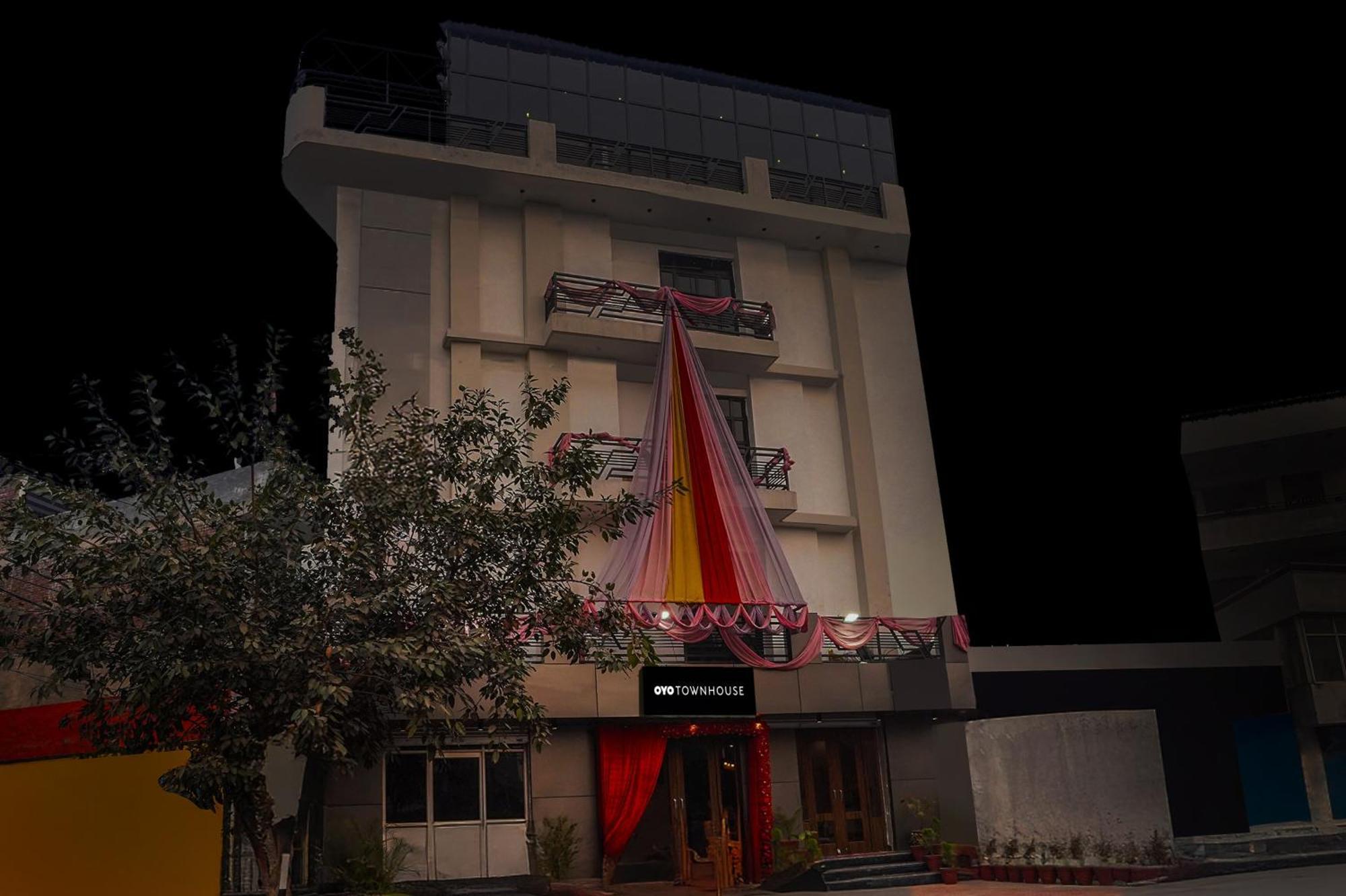 Super Townhouse The Royal Casa Ghaziabad Exterior foto